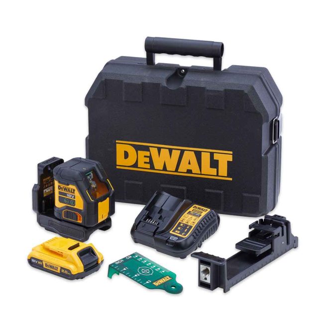 Nivel Láser autonivelante DEWALT DCLE34021D1-QW con batería, cargador, tarjeta objetivo y maletín de transporte.